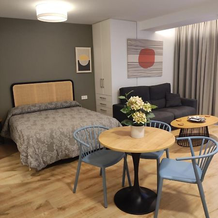 Apartamentos Leonor مالقة المظهر الخارجي الصورة