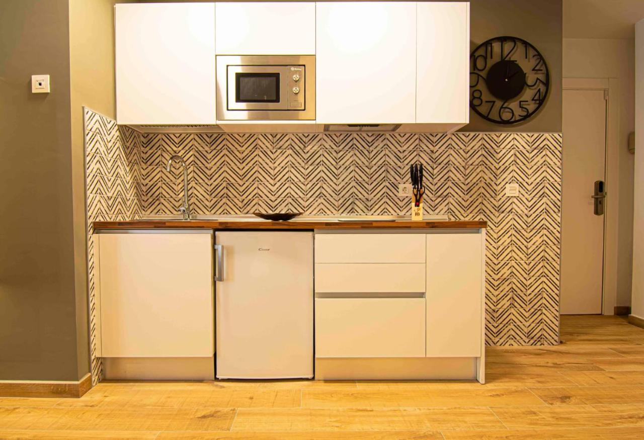 Apartamentos Leonor مالقة المظهر الخارجي الصورة