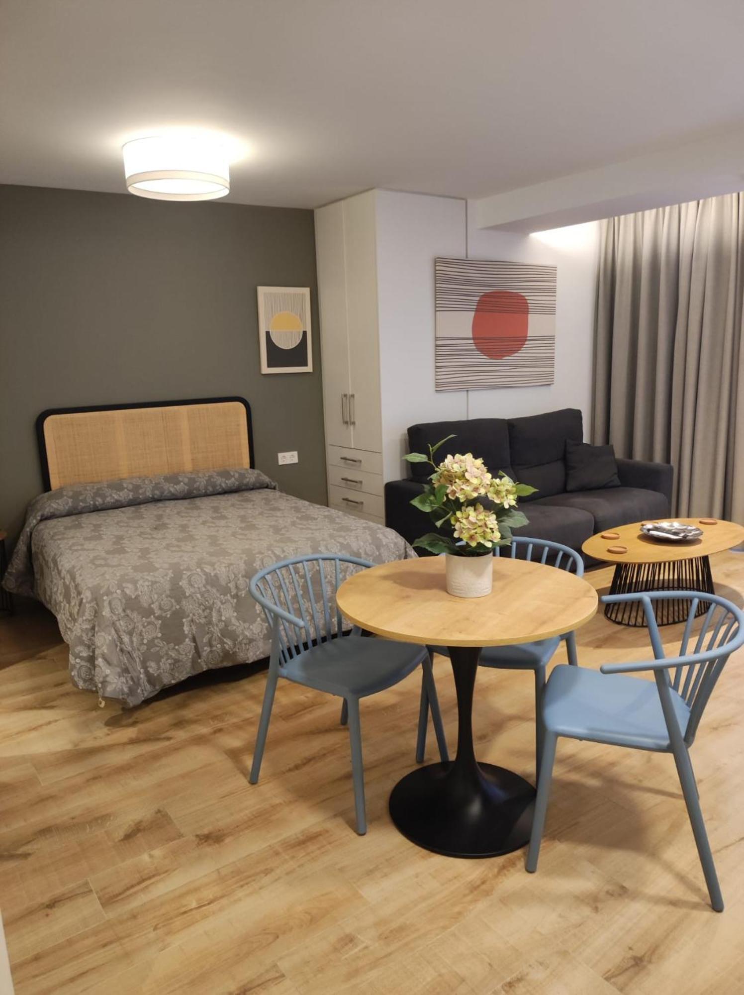 Apartamentos Leonor مالقة المظهر الخارجي الصورة