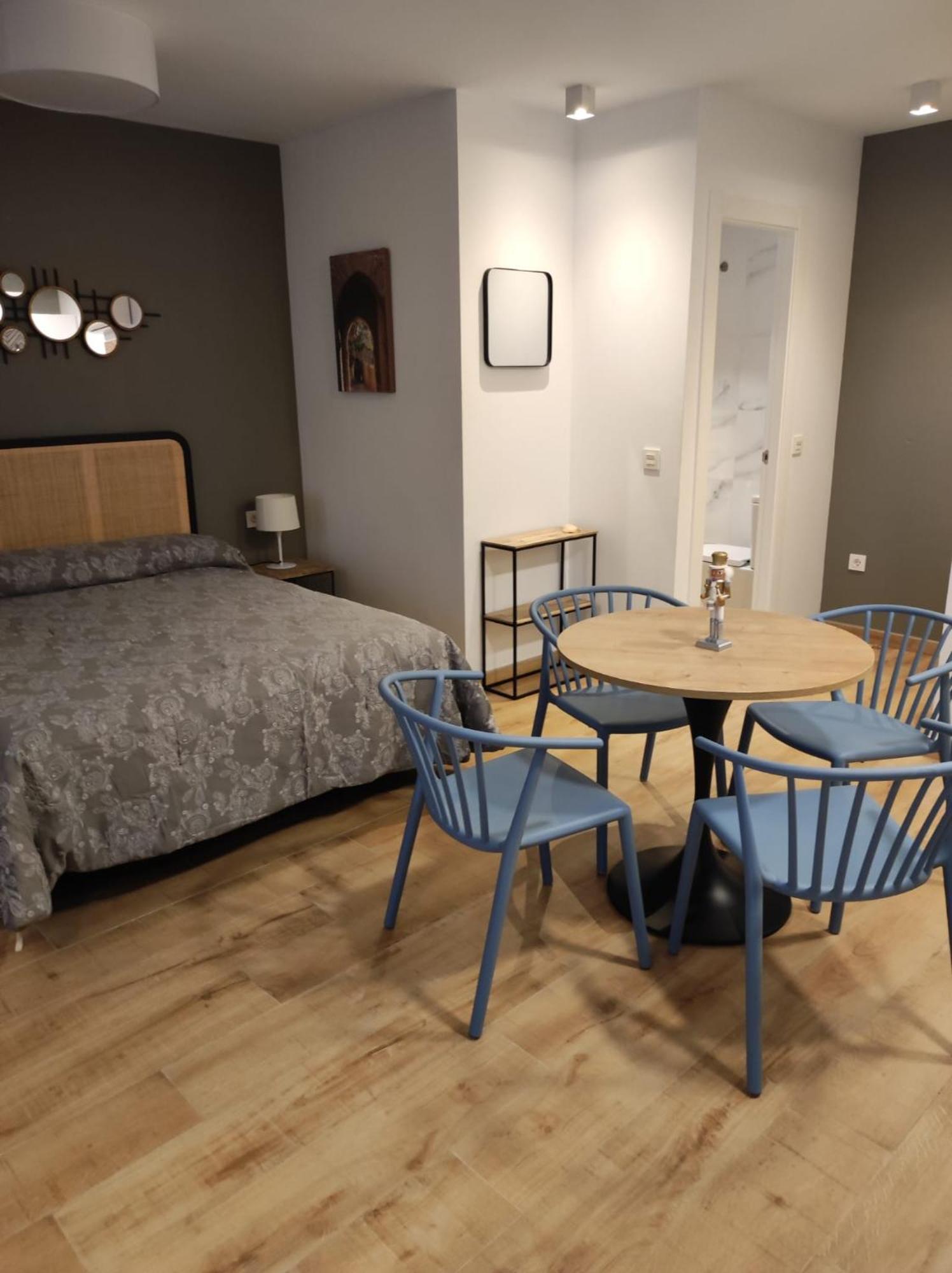 Apartamentos Leonor مالقة المظهر الخارجي الصورة